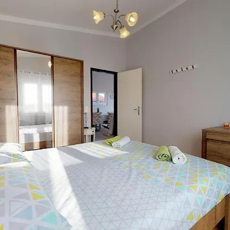 Beachfront Mihovil - With Private Pool Apartament