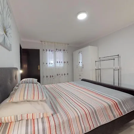 Apartament Beachfront Mihovil - With Private Pool