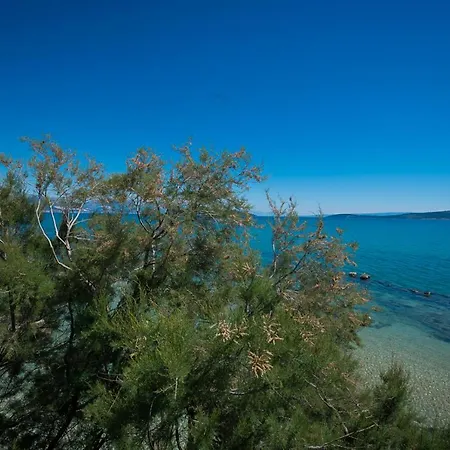 Apartament Beachfront Mihovil - With Private Pool