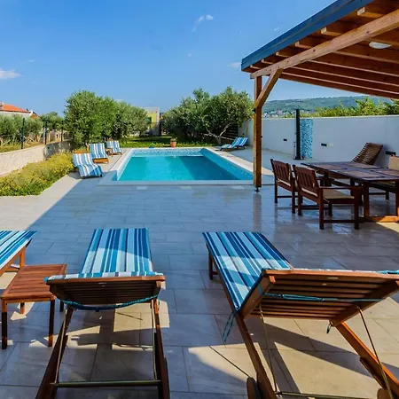 Apartament Beachfront Mihovil - With Private Pool Kaštel Štafilić