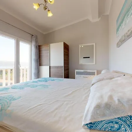 Beachfront Mihovil - With Private Pool Apartmán Kaštel Štafilić