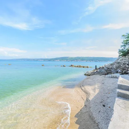 Apartmán Beachfront Mihovil - With Private Pool Kaštel Štafilić