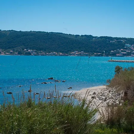 Apartmán Beachfront Mihovil - With Private Pool *
